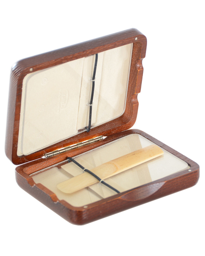 em. Blattetui für 6 Blätter 